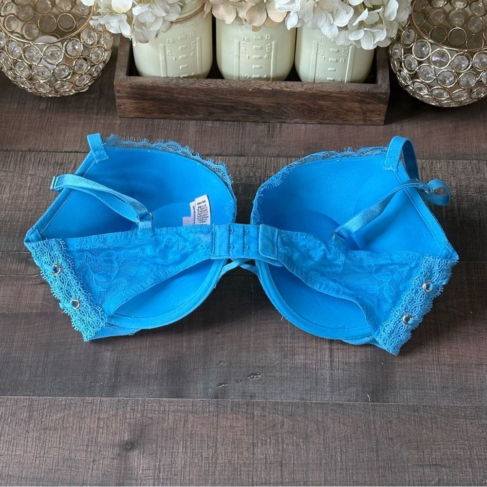 Victoria’s Secret Very Sexy Plunge Bra 36D - Picture 2 of 5